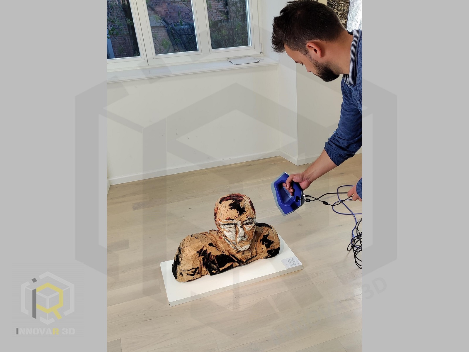 Skanowanie 3D było realizowane w ramach projektu "Kultura bez barier" w Muzeum Okręgowy im. Leona Wyczółkowskiego w Bydgoszczy.  Digitalizacja w muzealnictwie